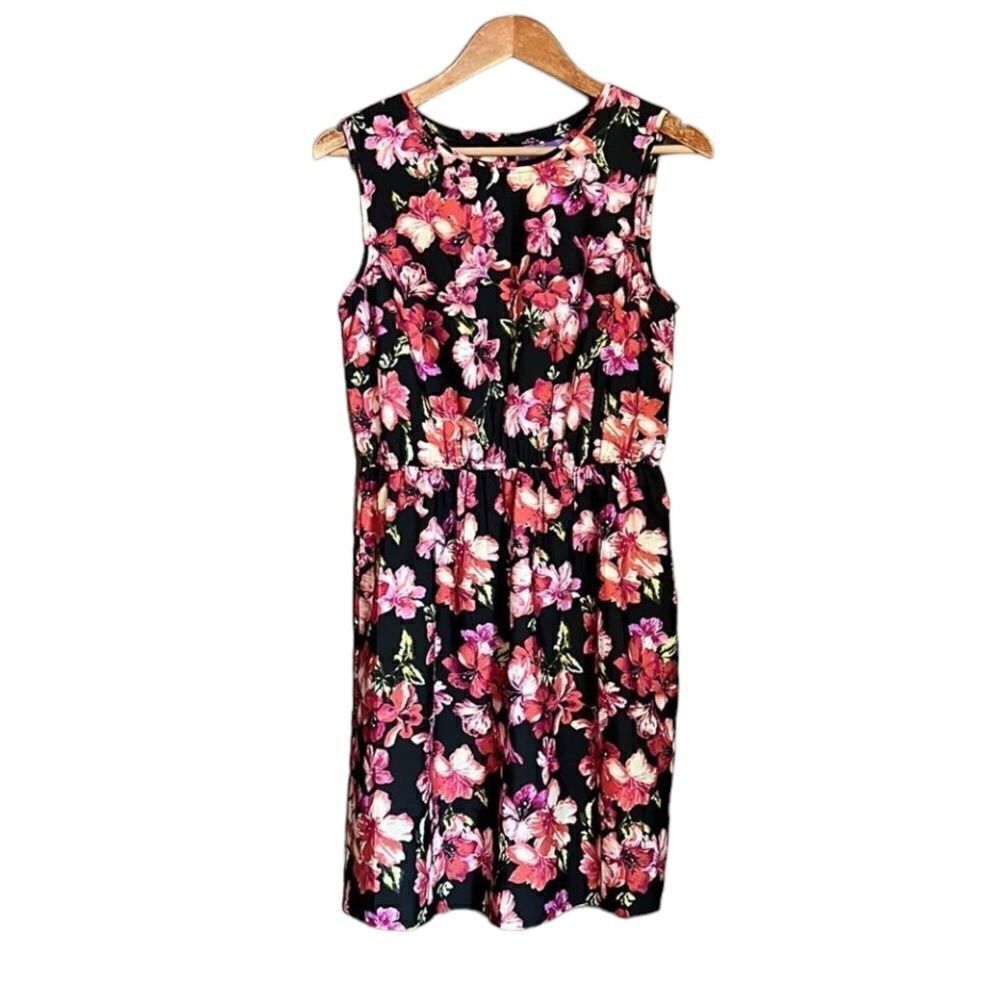 3 for $30! Jolie floral pattern dress. Size 4